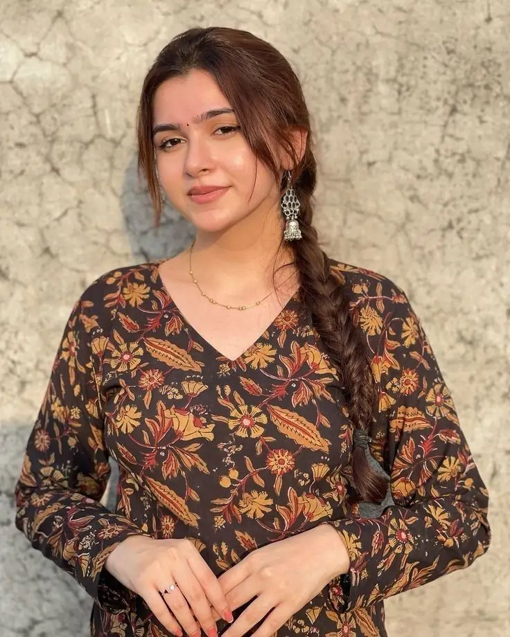 Model Escorts in Delhi